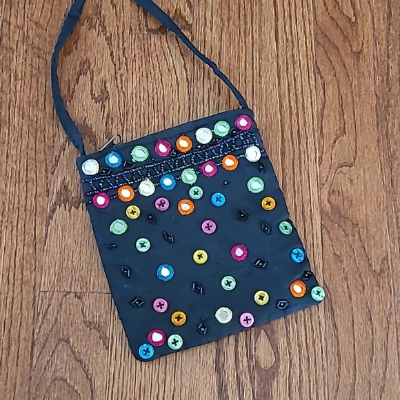 Small Decorative Cloth Purse - Picture 5 of 7